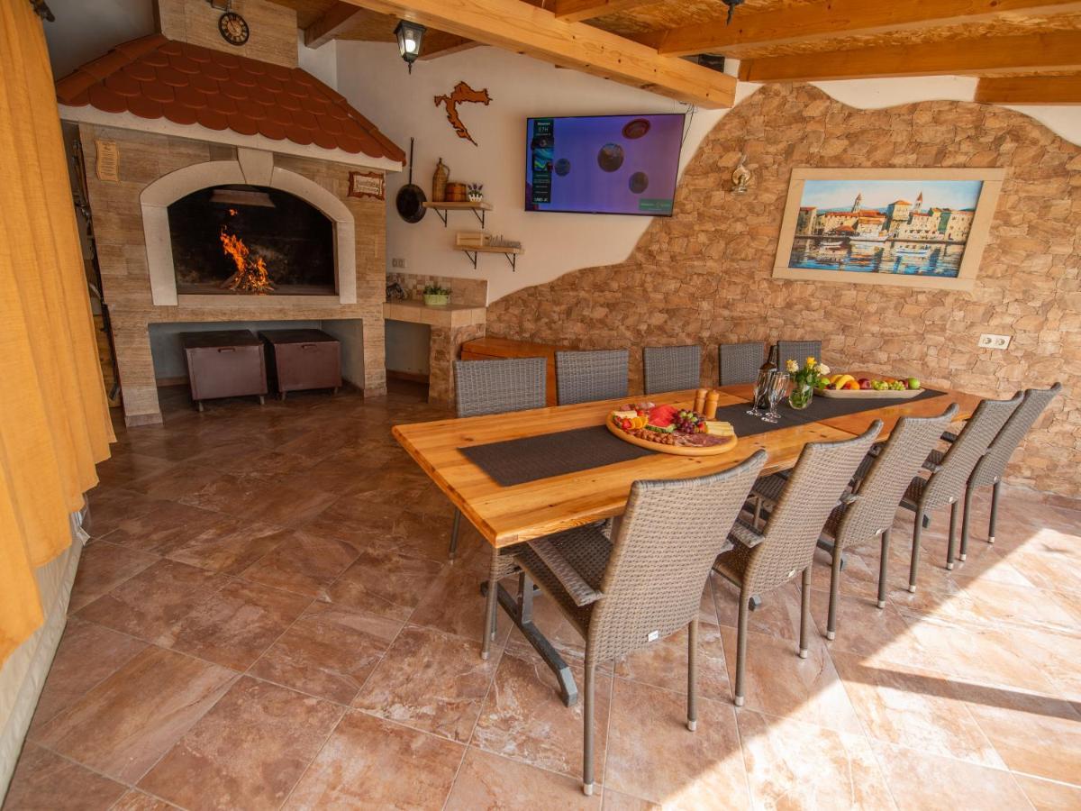 Holiday Home Near Trogir Kaštel Štafilić Exteriör bild