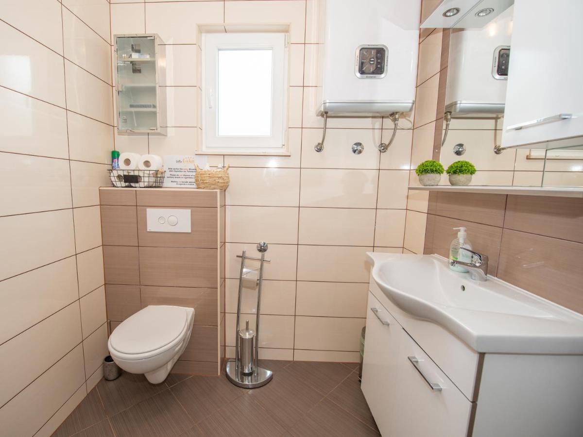 Holiday Home Near Trogir Kaštel Štafilić Exteriör bild