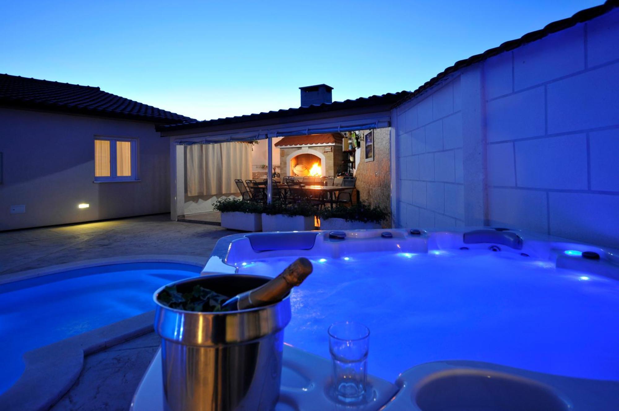 Holiday Home Near Trogir Kaštel Štafilić Exteriör bild