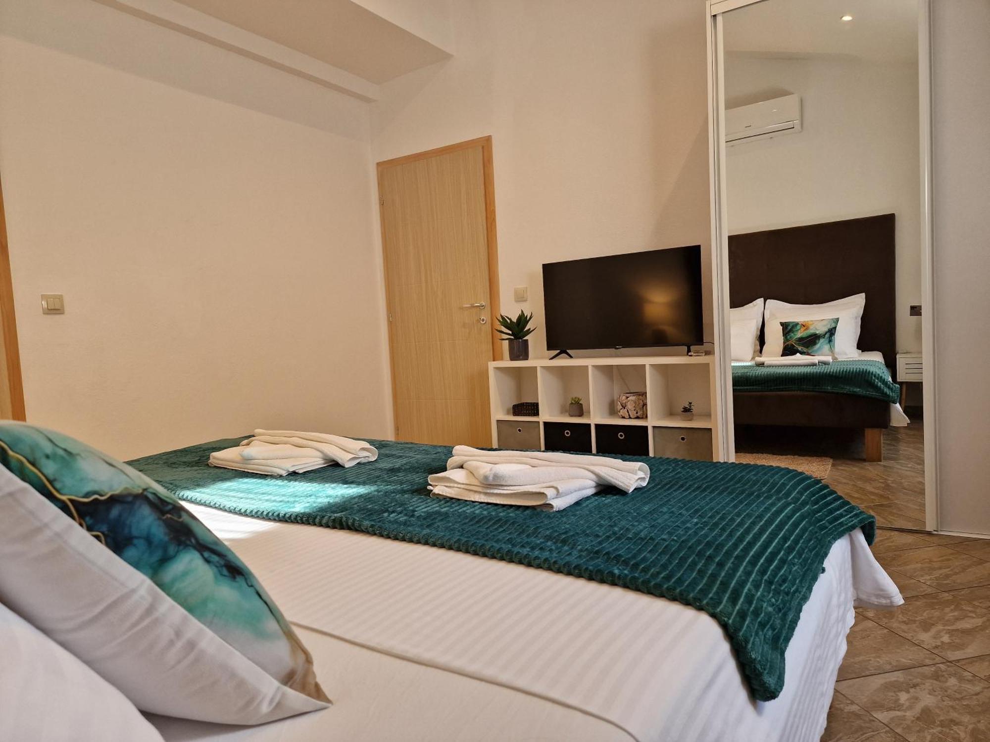 Holiday Home Near Trogir Kaštel Štafilić Exteriör bild